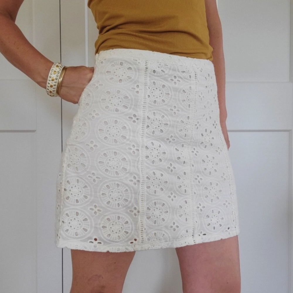 Hollister Eyelet Mini Skirt Ivory White size 3